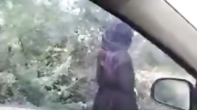 Ajnabi larki ki Car me chudai Pakistani porn video