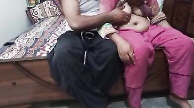 Desi Chudai Pakistani aunty porn video ka maza le