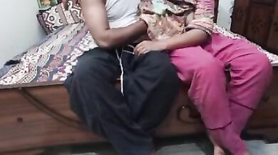Desi Chudai Pakistani aunty porn video ka maza le