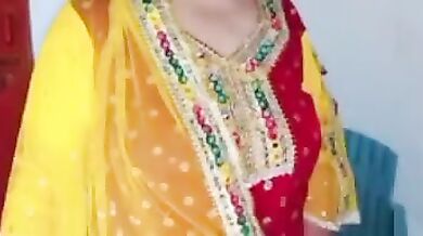 Pakistani housewif ne yaar ko ghar Bula k chudai. Pakistani xxx