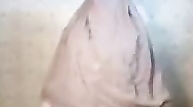 Pakistani Pathan aunty cucumber ko lund ki tarah enjoy kiya