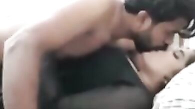 Nai Nevali Dulhan Honeymoon ki nude video