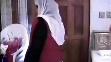 Pakistani aunty two boys ka lund le gi. xxx video