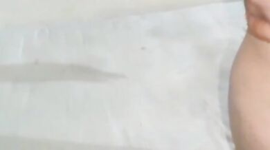 Pakistani Aunty ki gaand chodi oil laga k. Anal sex