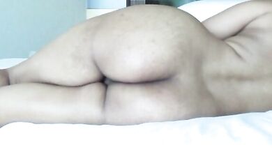 Desi bhabhi lovely Gaand dikha rahi hae. porn videos