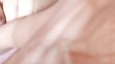 Dost ko big boobs dikhae choot me fingering ki