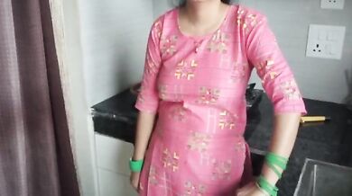 Big boobs Stepmother ki kitchen me sex video