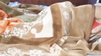 Soi hui big boobs Stepmother ko choda sex video enjoy kare