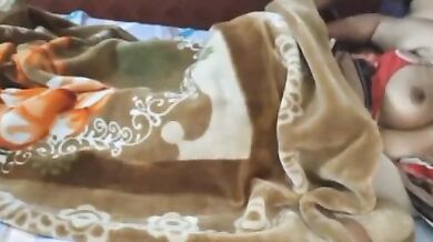 Soi hui big boobs Stepmother ko choda sex video enjoy kare