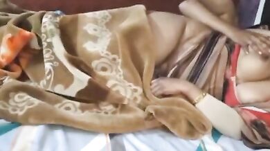 Soi hui big boobs Stepmother ko choda sex video enjoy kare