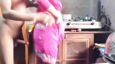 Desi Indian hot couple ka kitchen me chudai ka porn clip