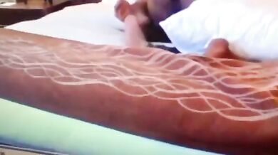 Hotel room me call girl ki viral sex video