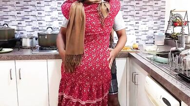 Stepsister ke sath kitchen me hone wale romnance ki sex video
