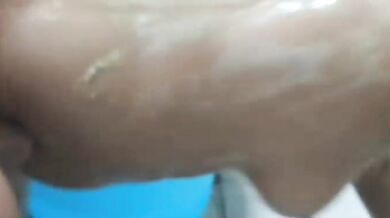 Sex ke piyase couple ka bath karte hue chudai ka Nude MMS