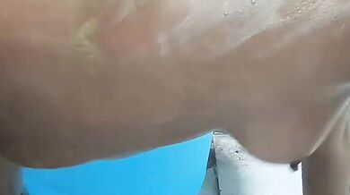 Sex ke piyase couple ka bath karte hue chudai ka Nude MMS