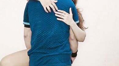 Hot choot se majboor larki ki Cousin se chudai ki porn video