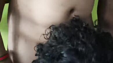 Sexy Randi ki tight choot chat kar pani nikalne ka Nude MMS