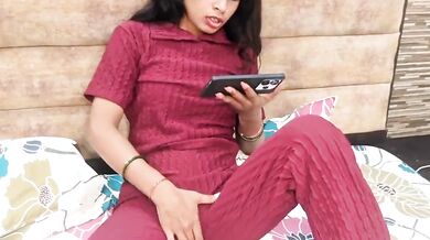 Young girl blue film dekh kar hot hone lagi Viral sex video