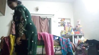 BBW sexy Aunty ki dress change karte hue hot porn video