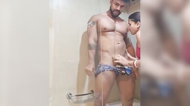 Hot Indian couple sex ka shokeen xxx video bana ke share ki