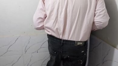 Hot Teacher aur student ki bathrrom me chudai ki porn video