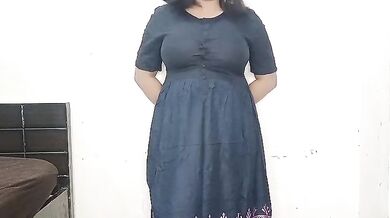 Big boobs Randi Aunty ne friends ke liye live sex show kiya