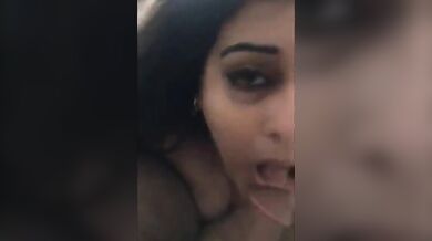 Desi Bhabhi Farhana bade lund ki fan us ki nice blowjob video