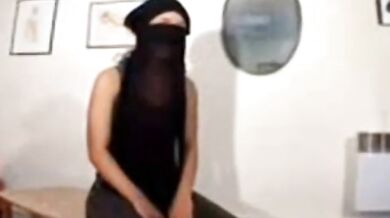 Muslim Hijab girl choot me fingering live sex show video