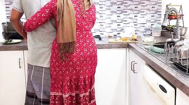 Pakistani couple ka early morning kitchen me sex ka porn clip