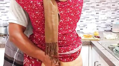 Pakistani couple ka early morning kitchen me sex ka porn clip