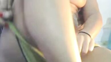 Big boobs Pakistani girl live video me fingering kar rahi he