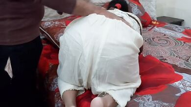 Big ass Stepmother ko oil massage ke doran chodne ki sex video