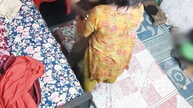 Pakistani Aunty ghar par akeli lover se chudai ki xxx video