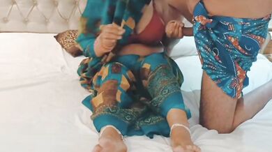 Indian Uncle ki wife ka bhosda enjoy karne ki Indian xxx video