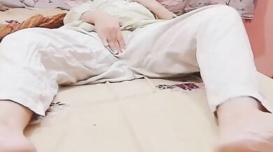 Desi Kashmiri hot girl ki fingering karte hue porn video