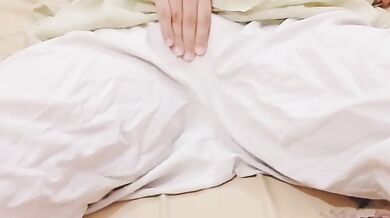 Desi Kashmiri hot girl ki fingering karte hue porn video