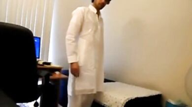 Big dick Muslim boy ki office me muth marne ki porn video