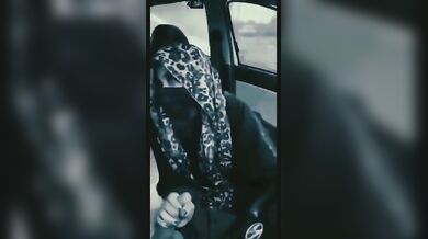 Hijab, burka, naqaab pahani Saba ne car me hilaya lund