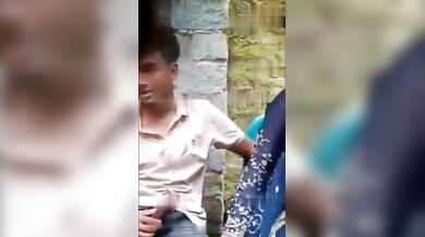 Khubsurat bhabhi ne chusa lover ka lund (spy cam mms)