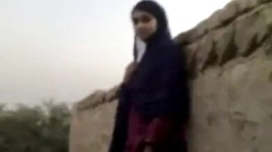 Pathan ne compound ke aad me chodi ganv ki ladki