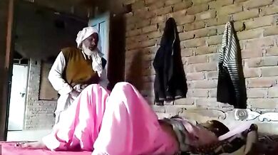 Dehati balochi sasur ne chodi apni khubsurat bahu