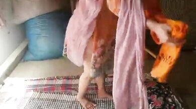 Pakistani miya biwi ne banaya homemade porn video