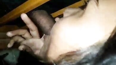 Raat mein khidki mein se bhai ka gulla choosti randi paki behan