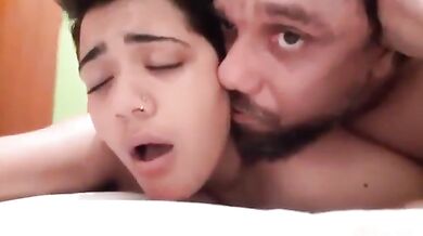 Ulti leti nangi sexy aurat ki chudai karta uska shauhar