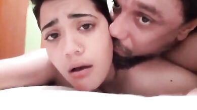 Ulti leti nangi sexy aurat ki chudai karta uska shauhar