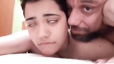 Ulti leti nangi sexy aurat ki chudai karta uska shauhar