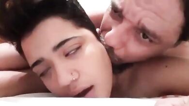 Ulti leti nangi sexy aurat ki chudai karta uska shauhar