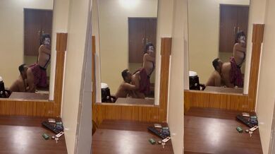 Apne yaar se fuddi chuswati Paki high class sexy laundiya