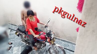 Motorcycle par janani ki fuddi chudai wali Muslim Porn Film