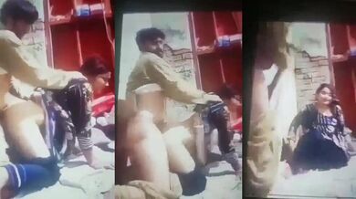 Sexy Pakistani Bhabhi doggy position mein chodi devar ne